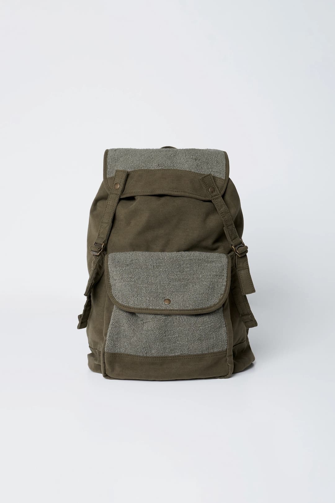 비아플레인 Via Aaron pocket backpack (Khaki)