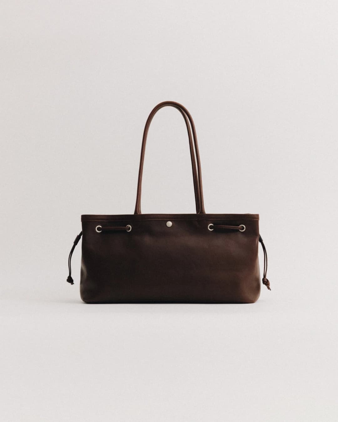 투티에 SAC COQUILLE BASSE SOFT BROWN